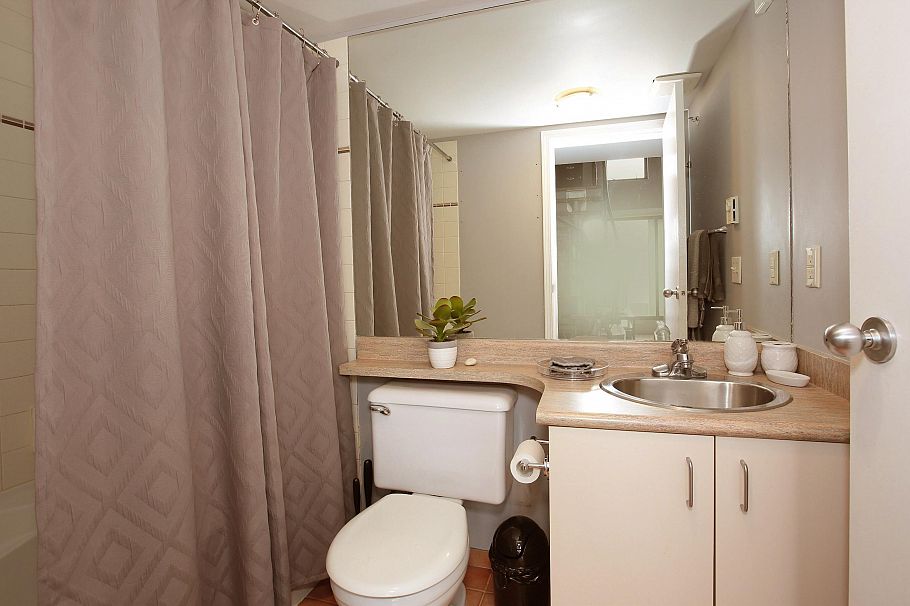 511 22 E Cordova Street Vancouver, BC - 12