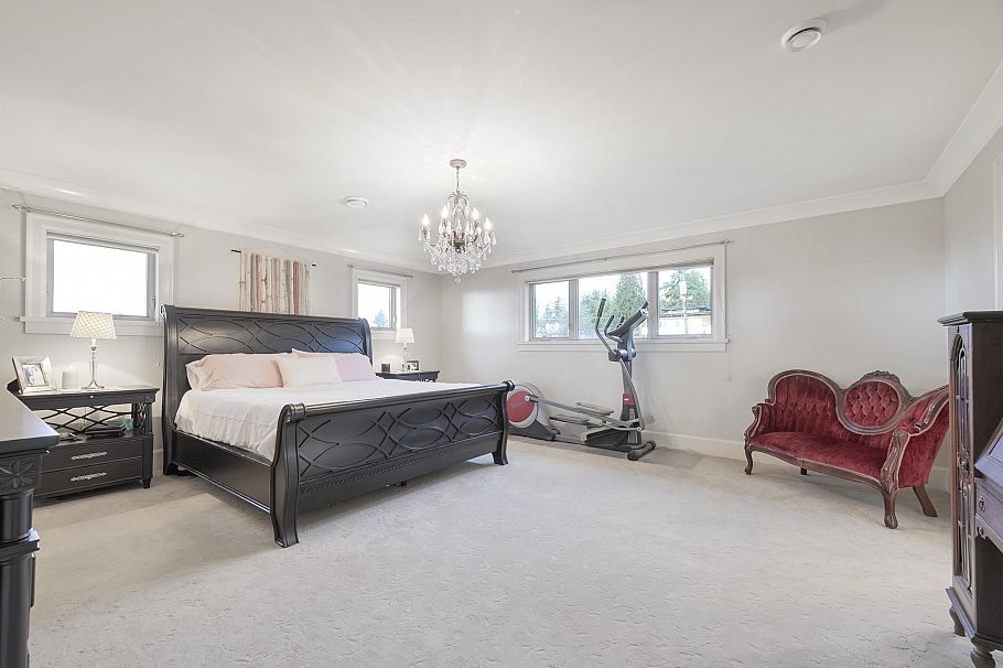 518 E 16th Street North Vancouver, BC - 18