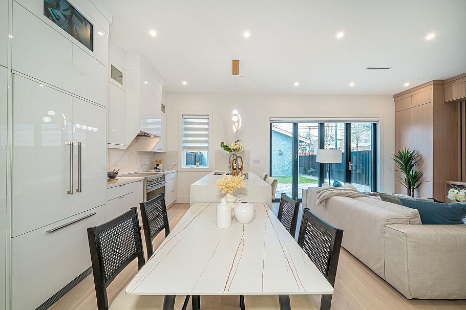 748 E 47th Avenue Vancouver, BC - 12