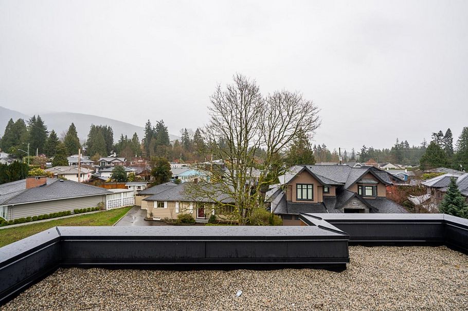 3161 Canfield Crescent North Vancouver, BC - 31