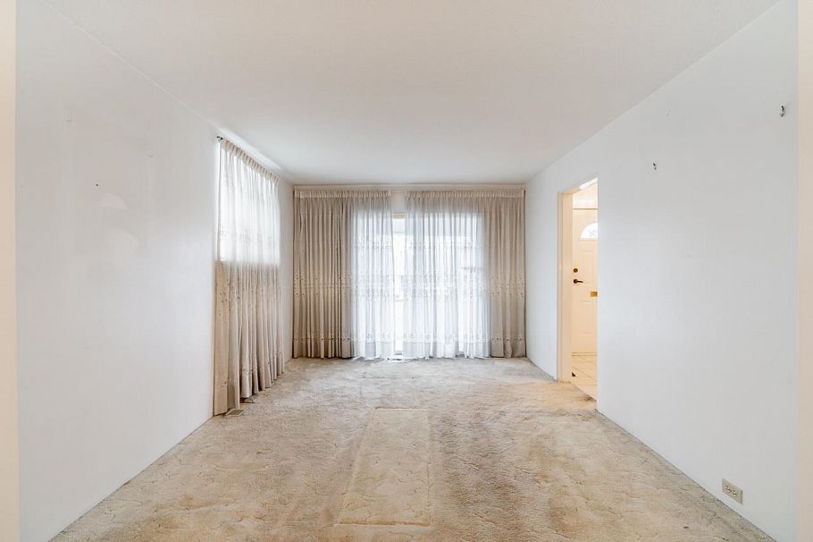 2604 E 19th Avenue Vancouver, BC - 4