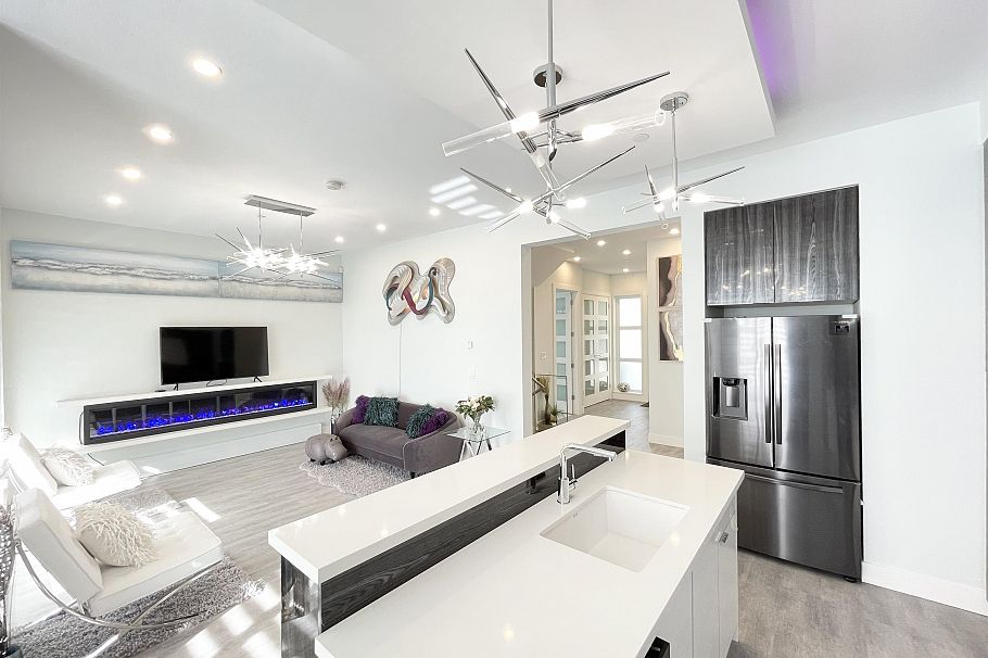 2460 E 19th Avenue Vancouver, BC - 10