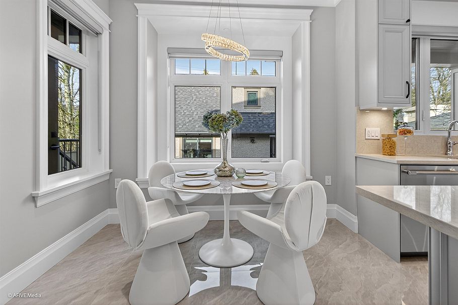 3349 W 37th Avenue Vancouver, BC - 18