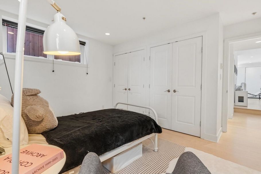 83 W 15th Avenue Vancouver, BC - 22