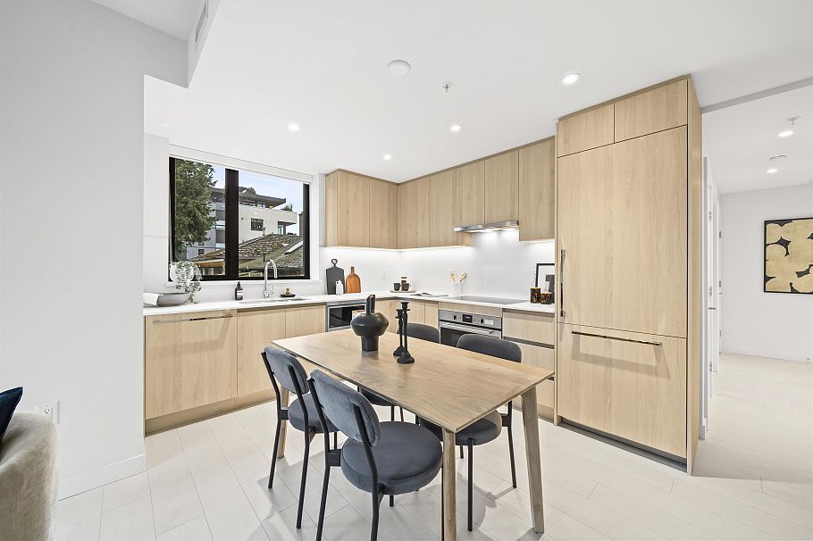 204 4928 Quebec Street Vancouver, BC - 4