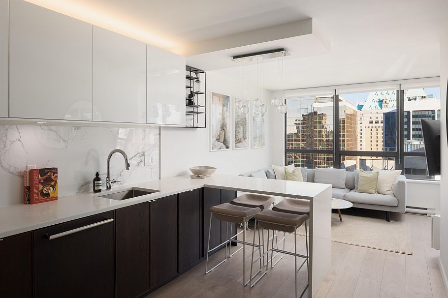 1916 938 Smithe Street Vancouver, BC - 2