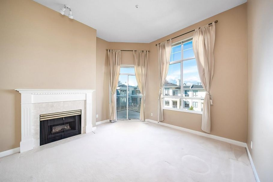 431 383 E 37th Avenue Vancouver, BC - 24