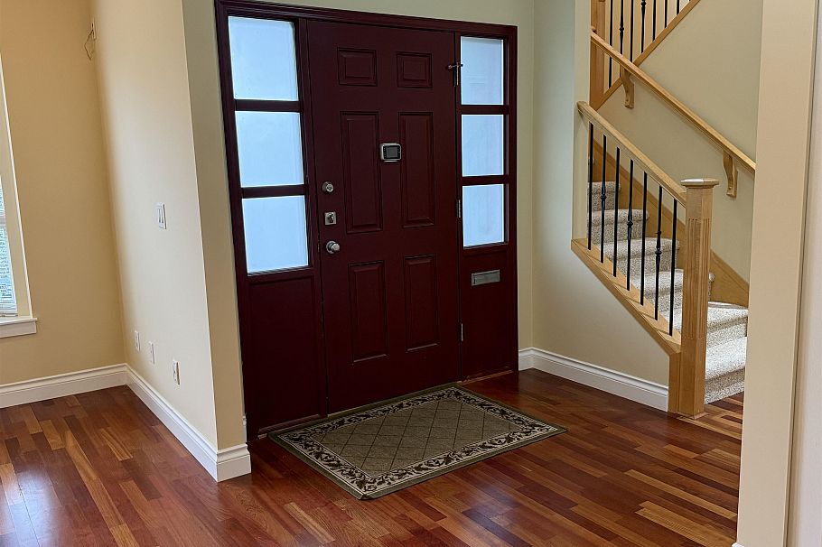 3076 E 27th Avenue Vancouver, BC - 3