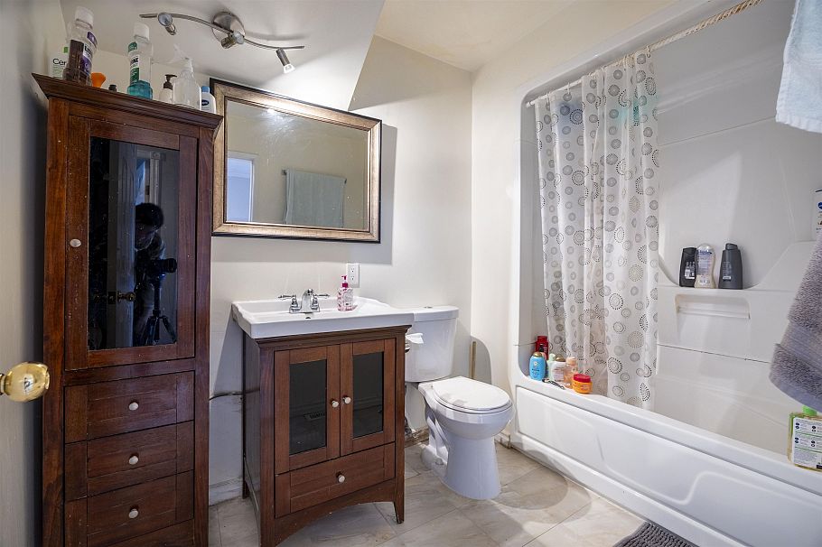 826 E 13th Avenue Vancouver, BC - 25