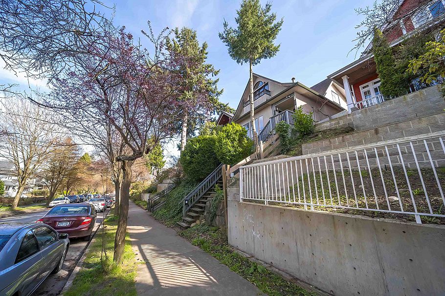 826 E 13th Avenue Vancouver, BC - 14