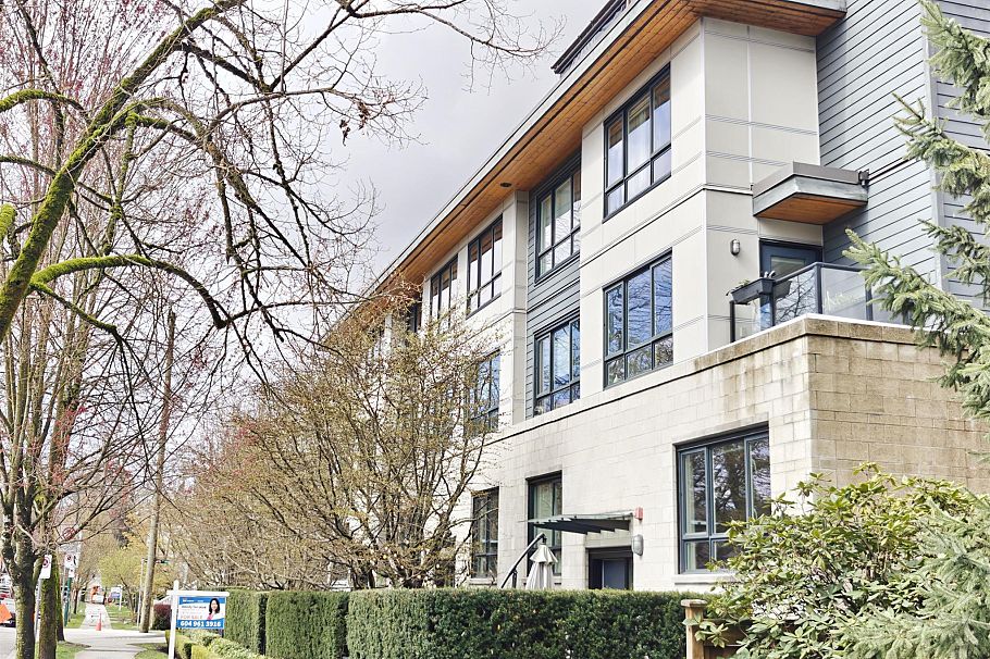 403 E 16th Avenue Vancouver, BC - 2