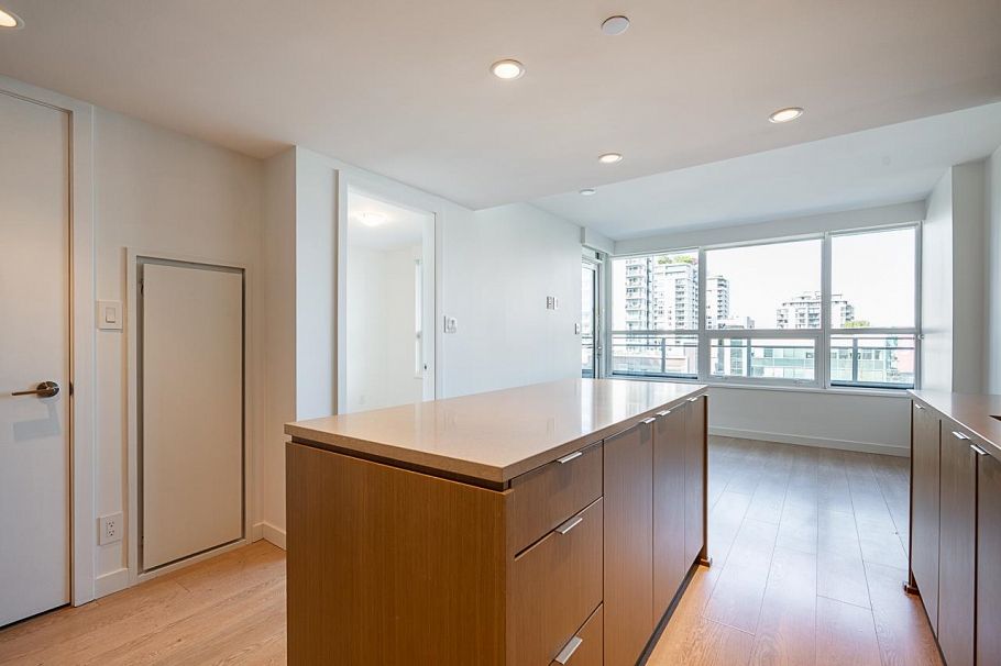 306 125 E 14th Street Vancouver, BC - 7