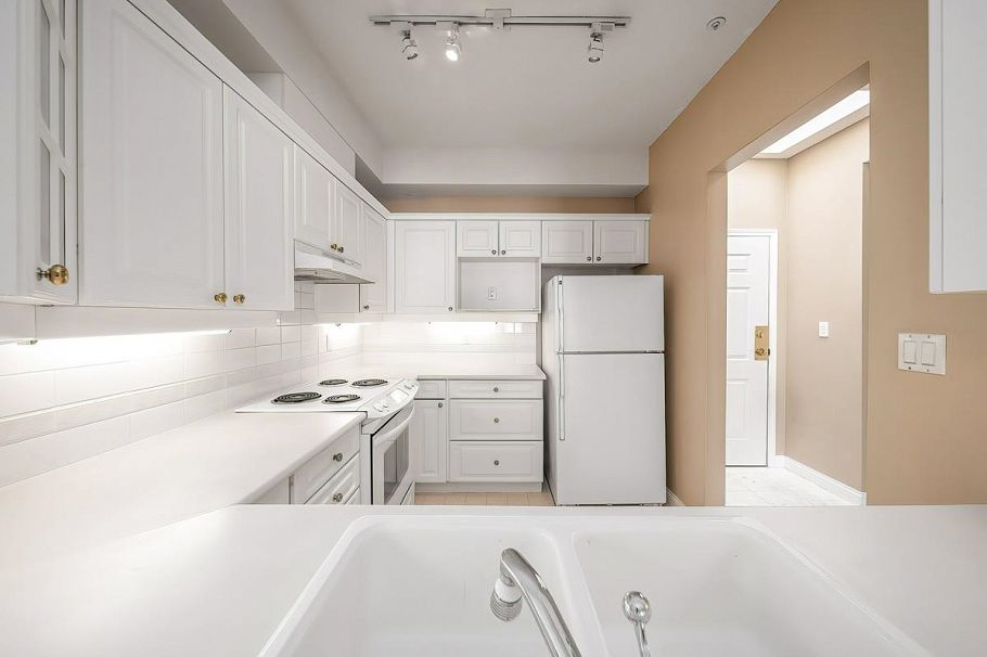 431 383 E 37th Avenue Vancouver, BC - 14