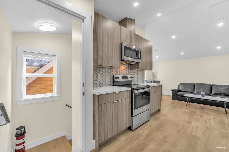 2915 Horley Street Vancouver, BC - 28