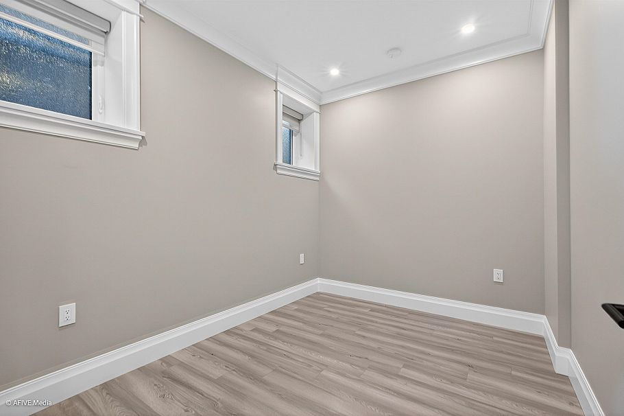 3349 W 37th Avenue Vancouver, BC - 36