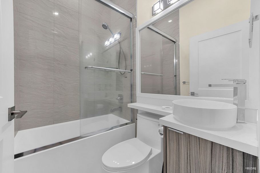 2915 Horley Street Vancouver, BC - 35