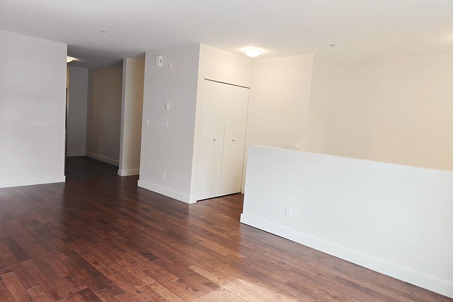 403 E 16th Avenue Vancouver, BC - 4