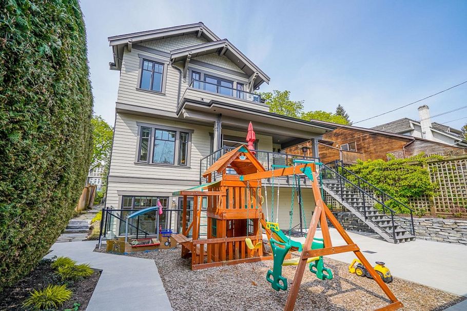 3530 W 34th Avenue Vancouver, BC - 23