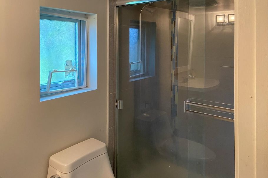 925 E 19th Avenue Vancouver, BC - 35