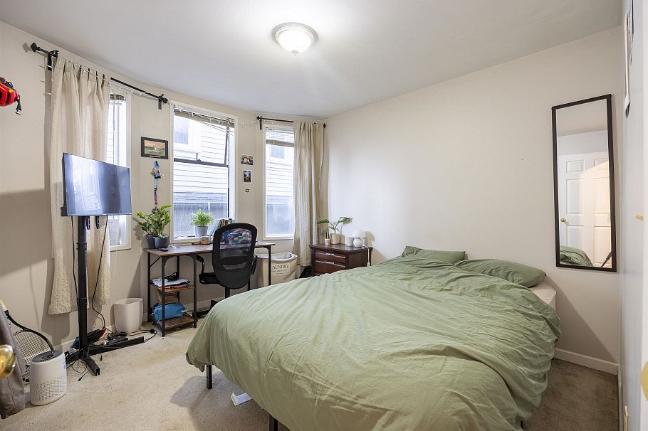 826 E 13th Avenue Vancouver, BC - 26
