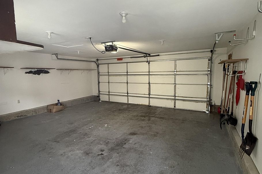 3076 E 27th Avenue Vancouver, BC - 22