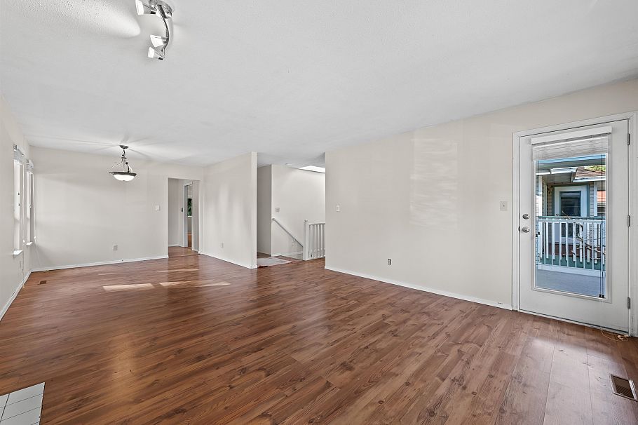 4125 Lynn Valley Road North Vancouver, BC - 10