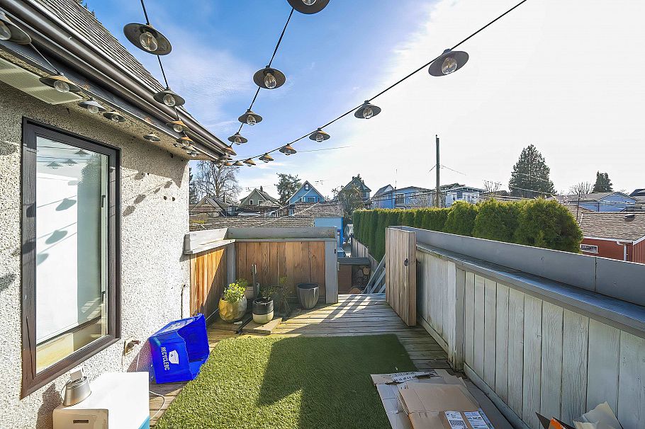 826 E 13th Avenue Vancouver, BC - 18