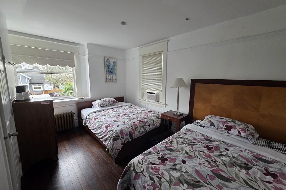 345 W 13th Avenue Vancouver, BC - 16