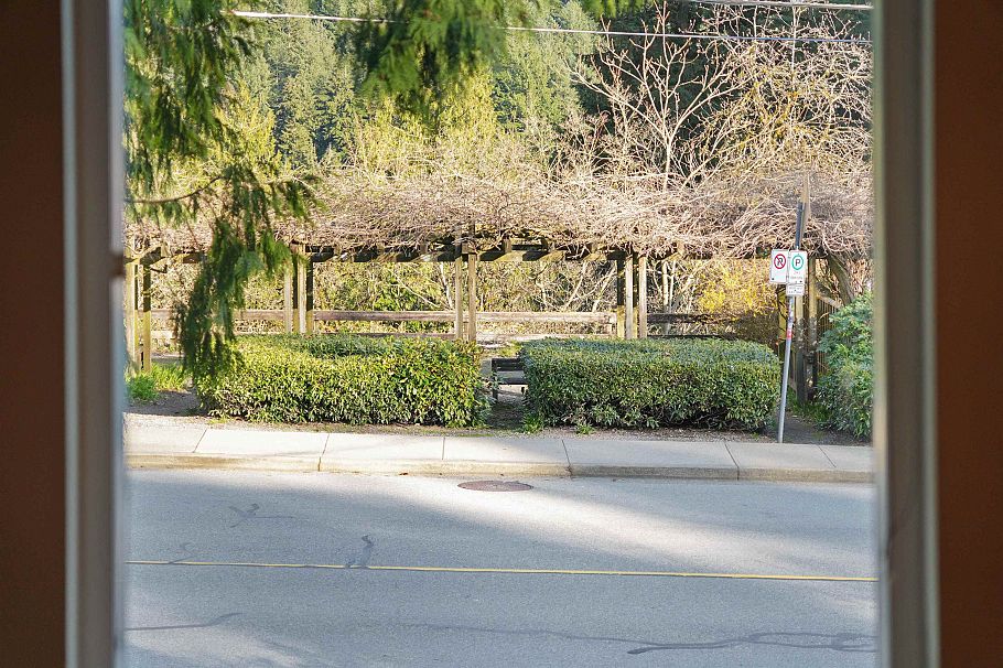 4125 Lynn Valley Road North Vancouver, BC - 39