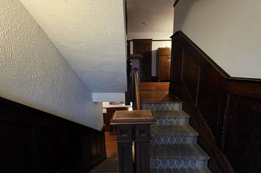 345 W 13th Avenue Vancouver, BC - 8