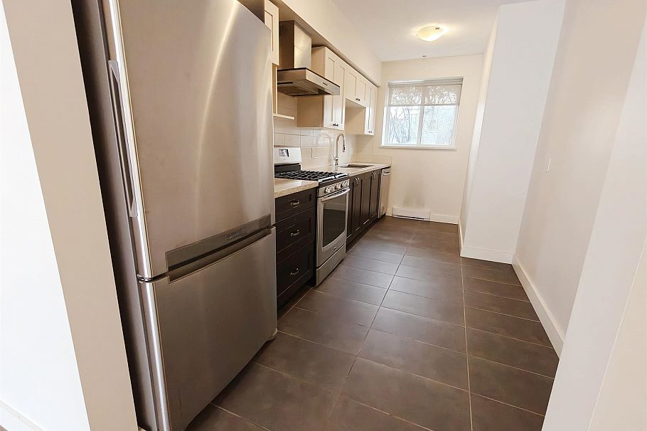 403 E 16th Avenue Vancouver, BC - 6