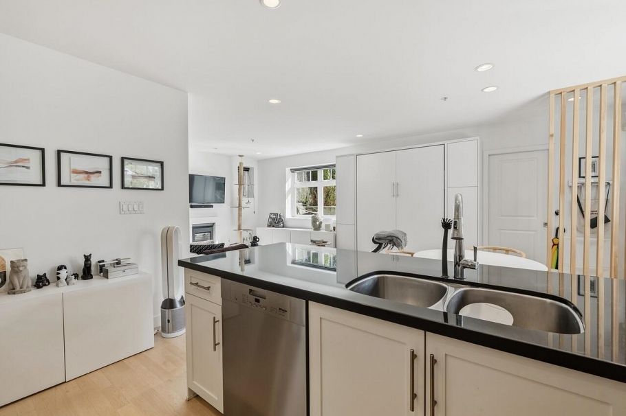 83 W 15th Avenue Vancouver, BC - 17