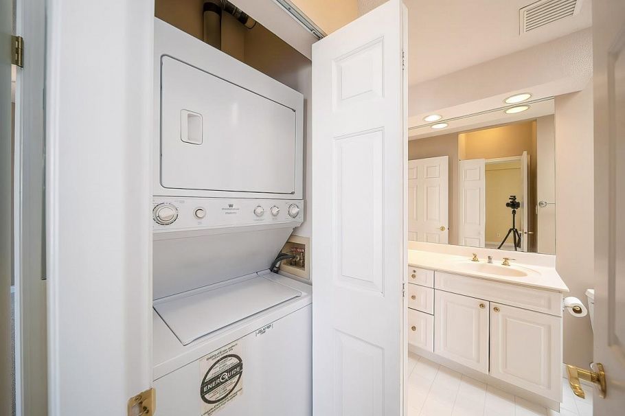 431 383 E 37th Avenue Vancouver, BC - 16