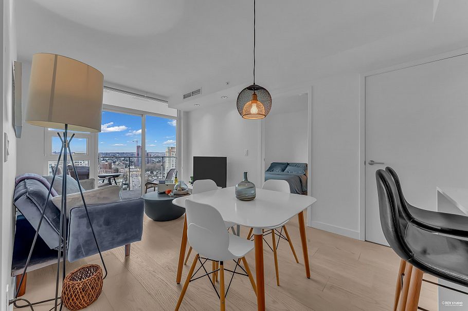 2212 1289 Hornby Street Vancouver, BC - 8