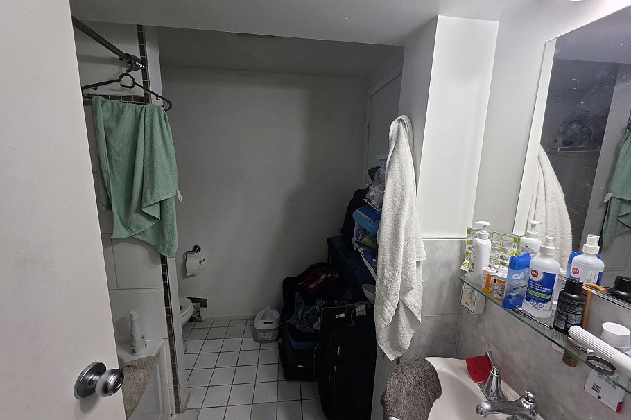 345 W 13th Avenue Vancouver, BC - 32