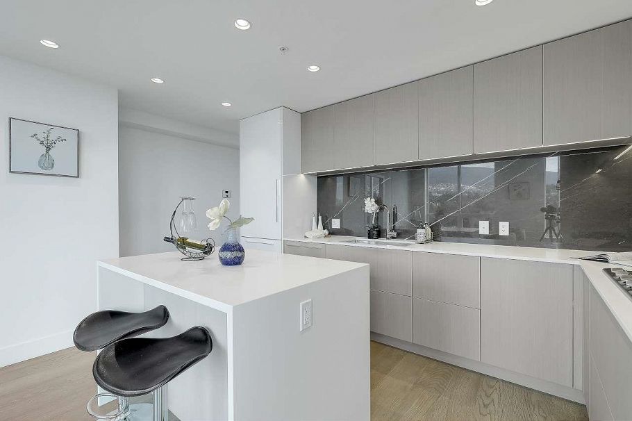 706 1632 Lions Gate Lane North Vancouver, BC - 9