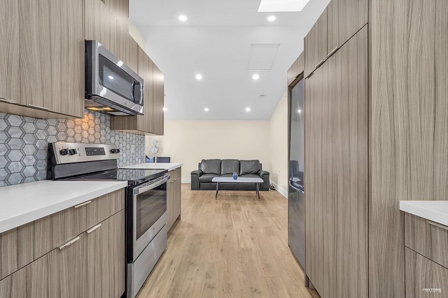 2915 Horley Street Vancouver, BC - 29