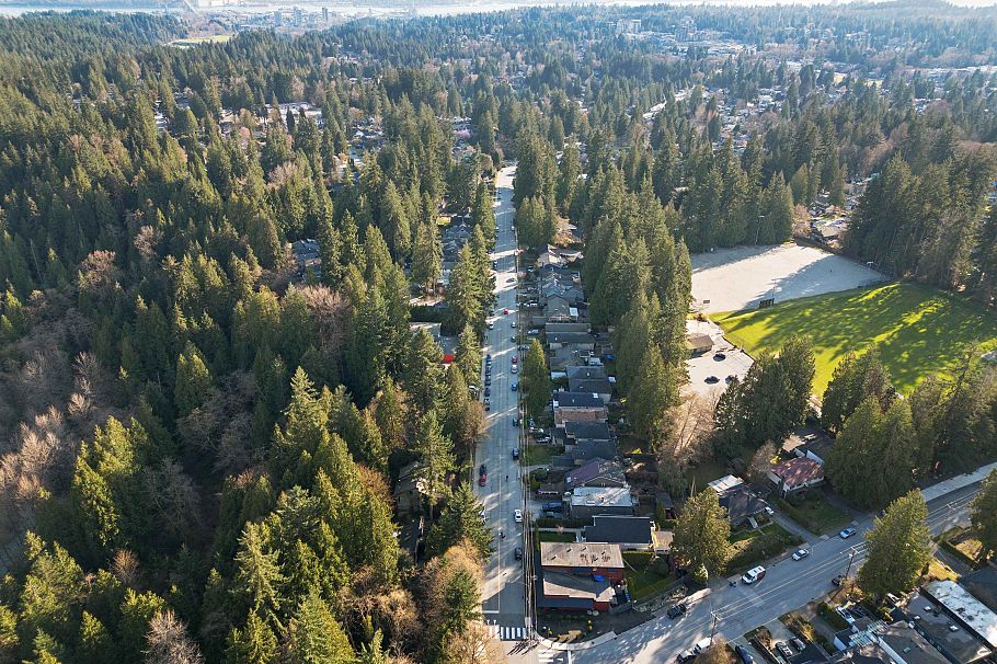 4125 Lynn Valley Road North Vancouver, BC - 37