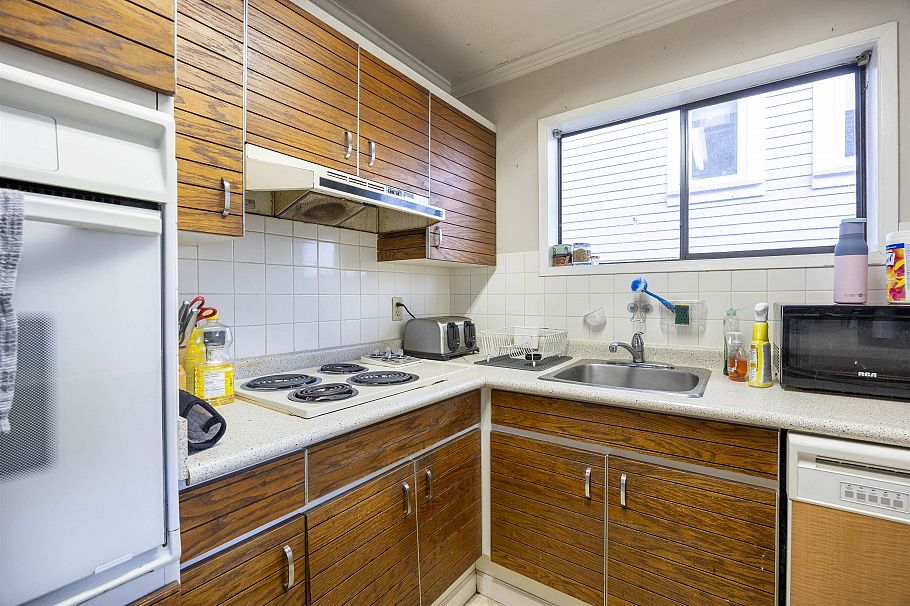 826 E 13th Avenue Vancouver, BC - 29