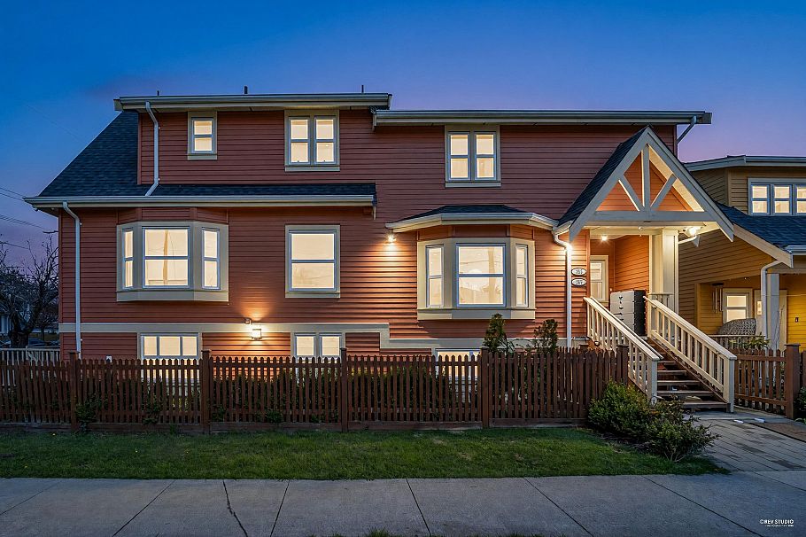 2915 Horley Street Vancouver, BC - 1