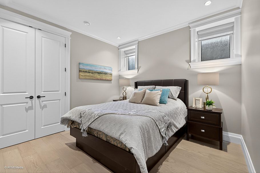 3349 W 37th Avenue Vancouver, BC - 31