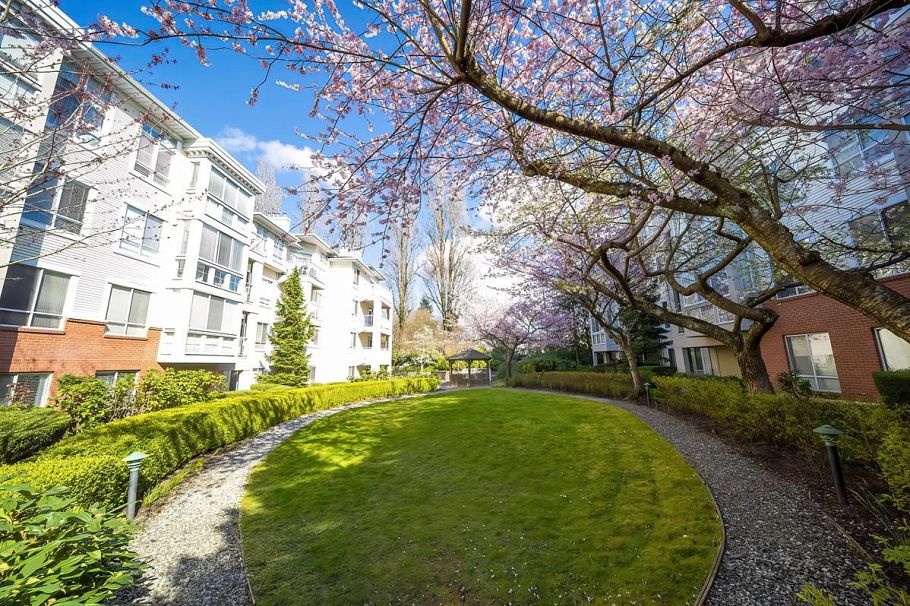 431 383 E 37th Avenue Vancouver, BC - 6