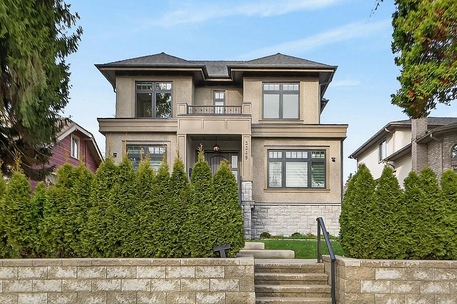 3349 W 37th Avenue Vancouver, BC - 1