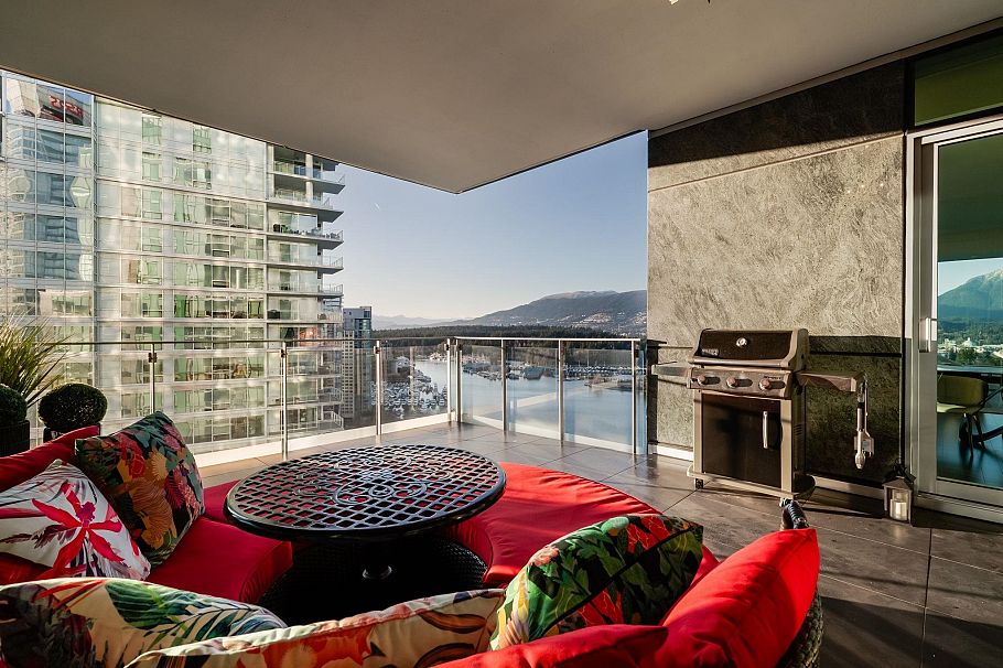 2201 277 Thurlow Street Vancouver, BC - 22