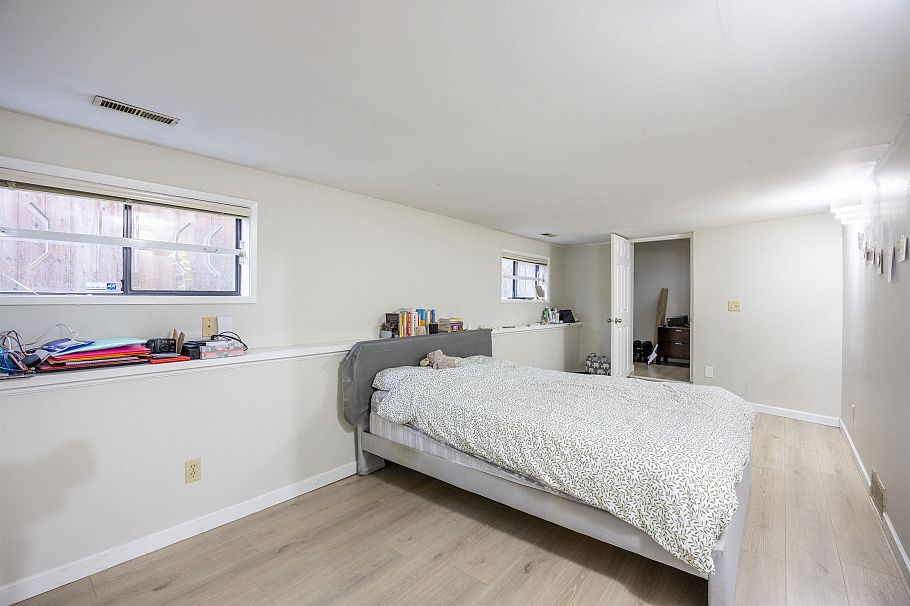 826 E 13th Avenue Vancouver, BC - 33