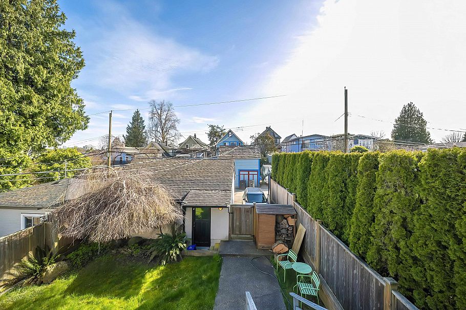 826 E 13th Avenue Vancouver, BC - 19