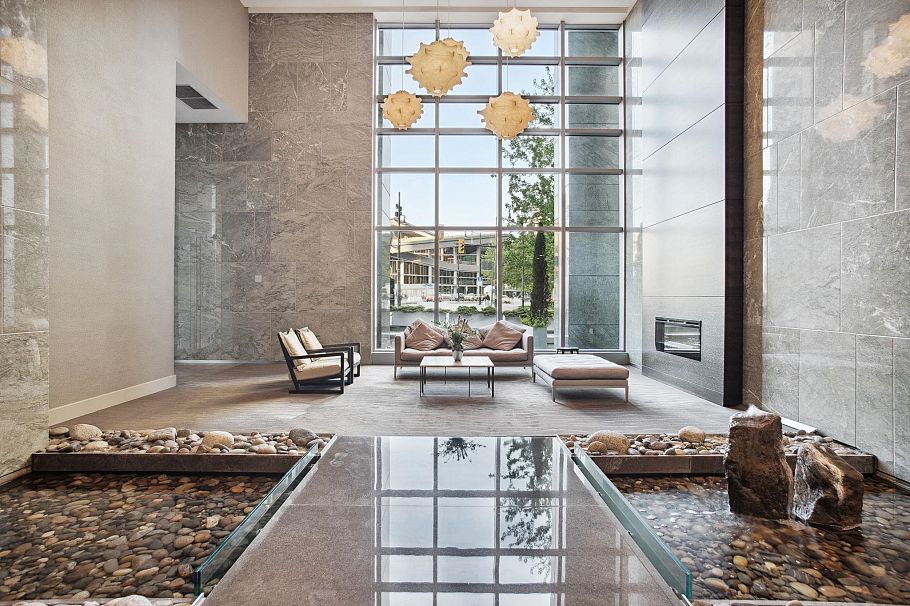 2201 277 Thurlow Street Vancouver, BC - 3