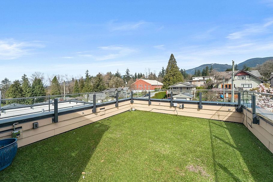 462 W 14th Street North Vancouver, BC - 21