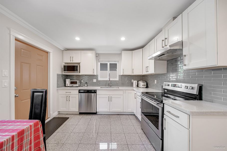 7531 Oak Street Vancouver, BC - 8