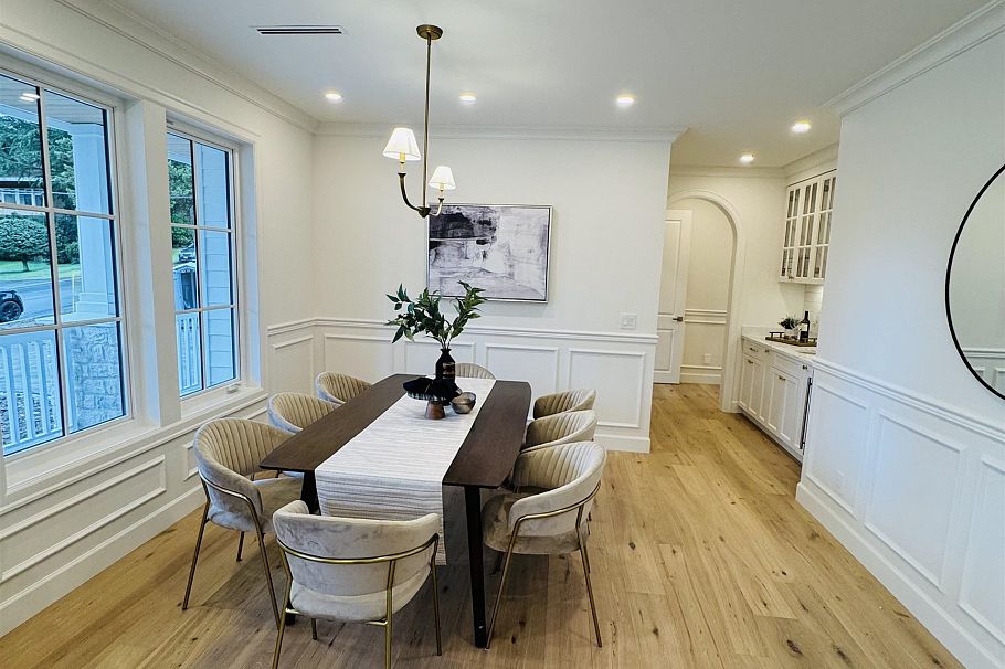 690 E Windsor Road North Vancouver, BC - 8